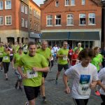 Firmenlauf 2017 Start am Marktplatz_86